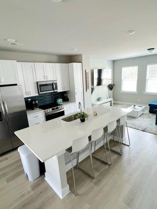 Brand New Build 10 Min- Uptown Vila Charlotte Exterior foto