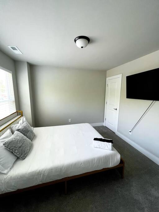 Brand New Build 10 Min- Uptown Vila Charlotte Exterior foto