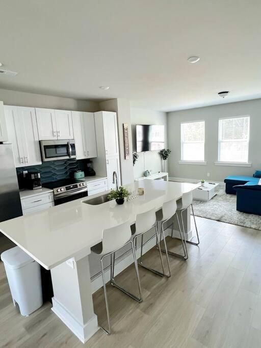 Brand New Build 10 Min- Uptown Vila Charlotte Exterior foto