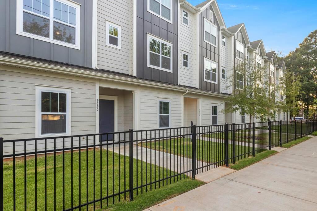 Brand New Build 10 Min- Uptown Vila Charlotte Exterior foto